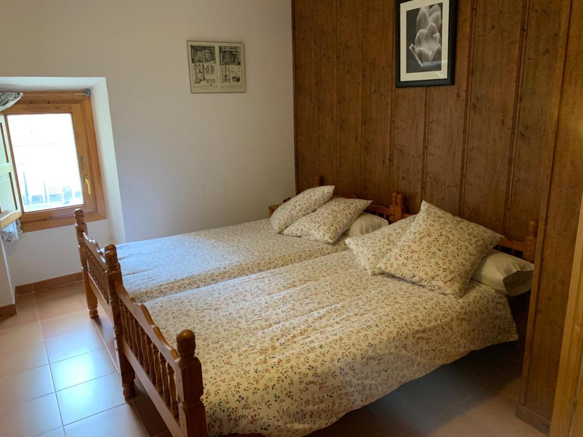 Casa Rural Laguarta - Restaurante Guest House Luaran gambar